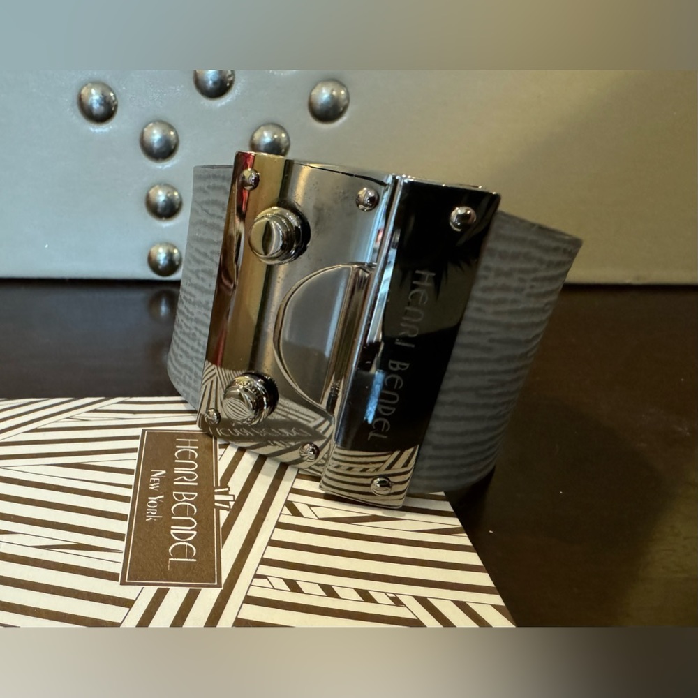 Henri Bendel Waldorf Cuff